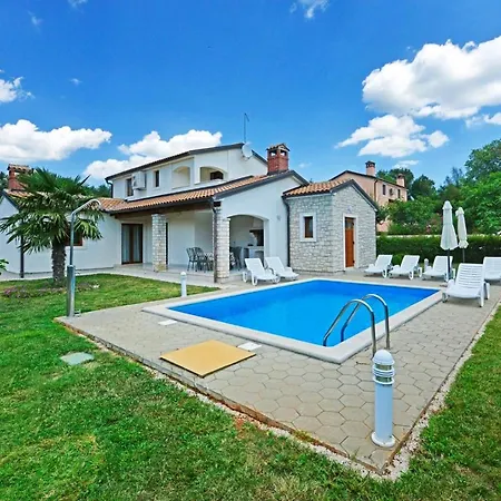 Villa Paris Iv *